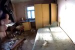 Zusammengebrochene Couch. Quelle:Screenshot YouTube