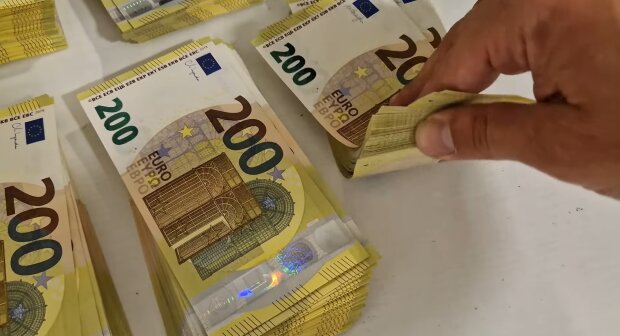 Experten fordern dringend 10 % Gehaltsplus. Quelle: Youtube Screenshot