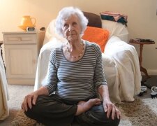 Eine 90-jährige Frau. Quelle: Youtube Screenshot