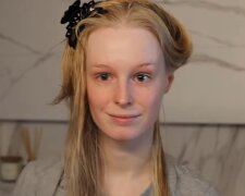 Junge Frau mit nassem Haar. Quelle: YouTube Screenshot