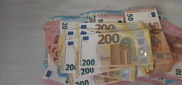 Gute Laune durch Geld? Quelle: Youtube Screenshot