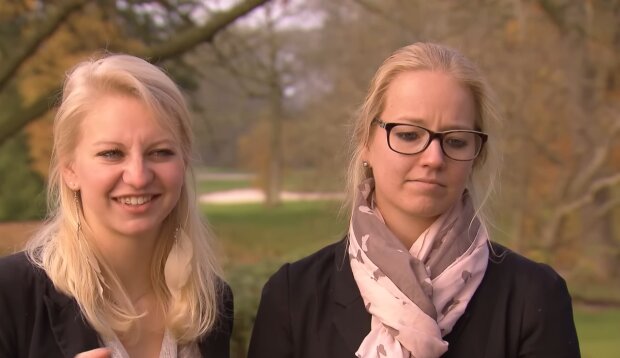 Zwei Schwestern brechen ihr Studium ab. Quelle: Youtube Screenshot
