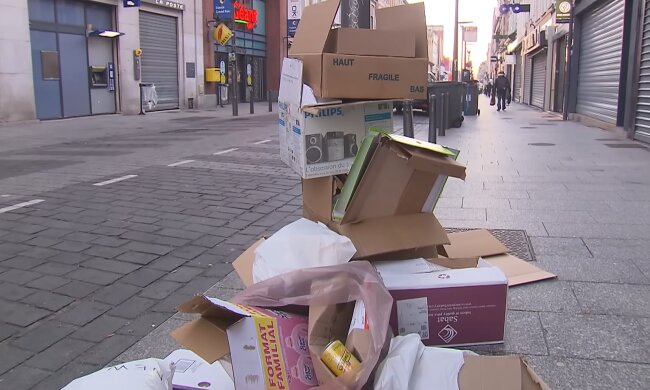 Müll statt Blumen. Quelle: Youtube Screenshot