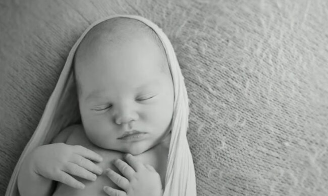 Neugeborenes Baby. Quelle: Screenshot Youtube