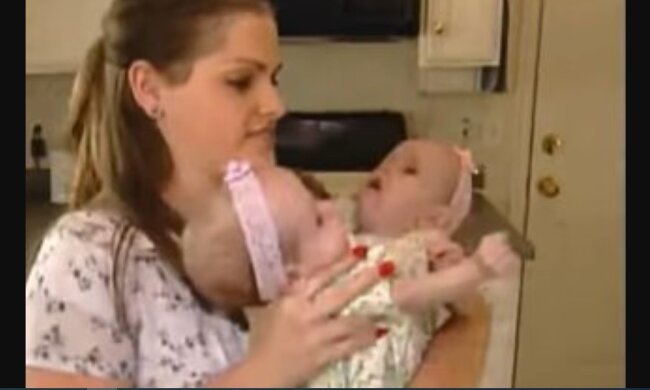 Kendra und Maliyah Herrin. Quelle: Youtube Screenshot