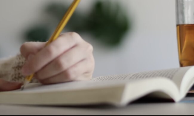 Schulaufsatz. Quelle: Screenshot YouTube