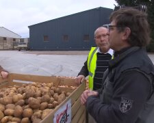 Der Rentner, der Kartoffeln verkauft. Quelle: Youtube Screenshot