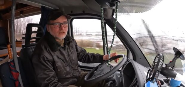 Lkw-Fahrer fordert faire Bezahlung. Quelle: Youtube Screenshot