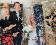 Seltsame Hochzeit: Warum eine Engländerin einen Teppich heiratete
