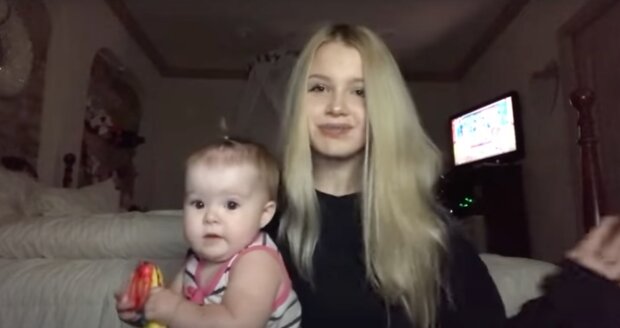 Die Mutter und das Baby. Quelle: Screenshot YouTube