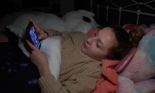 Smartphone-Sucht bei Teenagern. Quelle: Youtube Screenshot