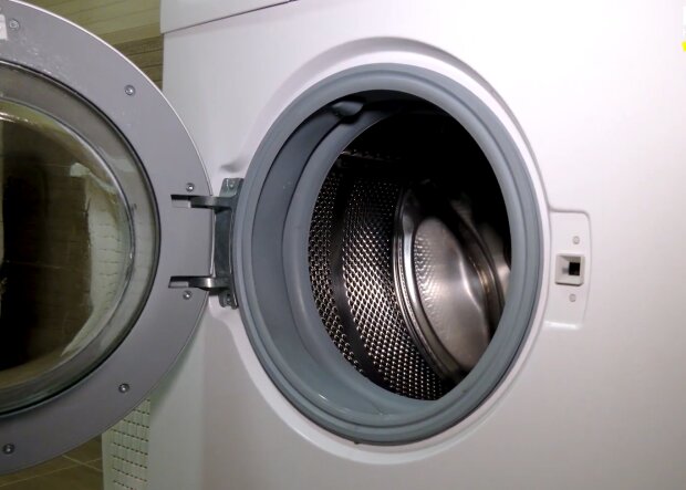 Waschmaschine muss regelmäßig gereinigt werden. Quelle: Screenshot Youtube
