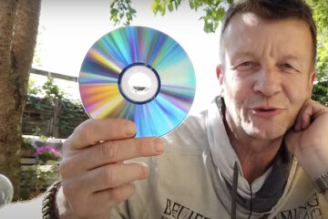 CD. Quelle: Screenshot YouTube