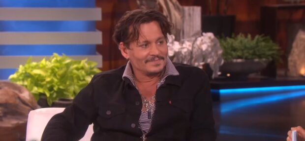 "Ich habe Karies und es ist okay": warum Johnny Depp seine Zähne nicht behandeln lässt