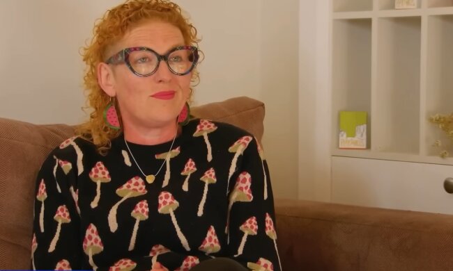 „Ich lebe allein und bin glücklicher als viele Paare mit Nachwuchs“. Quelle: Youtube Screenshot