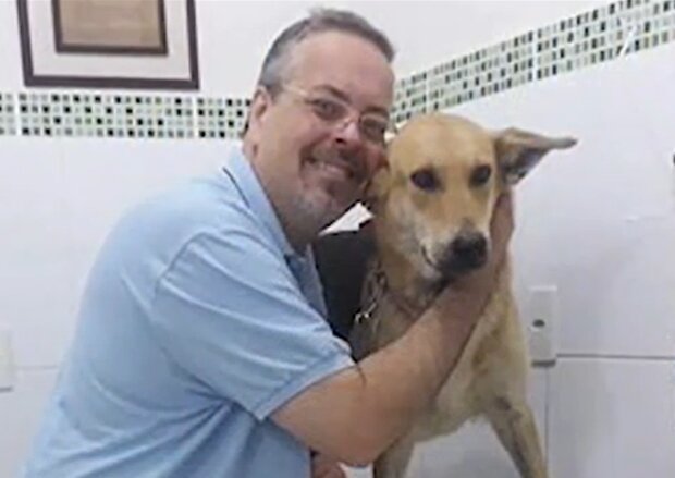 Joao Paulo und Hund. Quelle: Screenshot Youtube