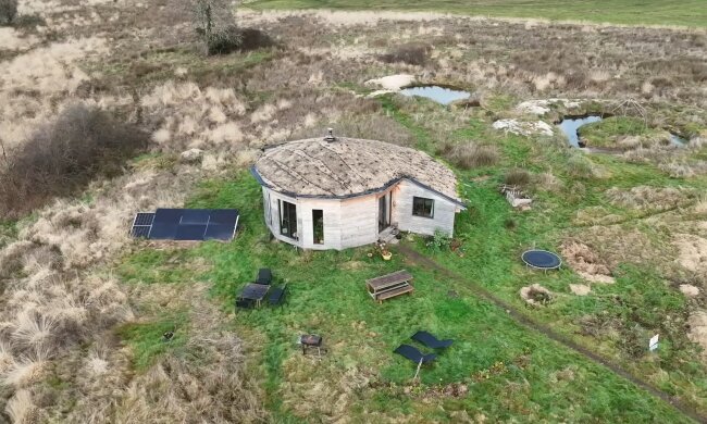 Das Haus kostet weniger als ein Mittelklassewagen. Quelle: Youtube Screenshot