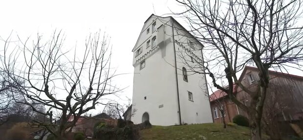 Wohnen wie Rapunzel. Quelle: Youtube Screenshot