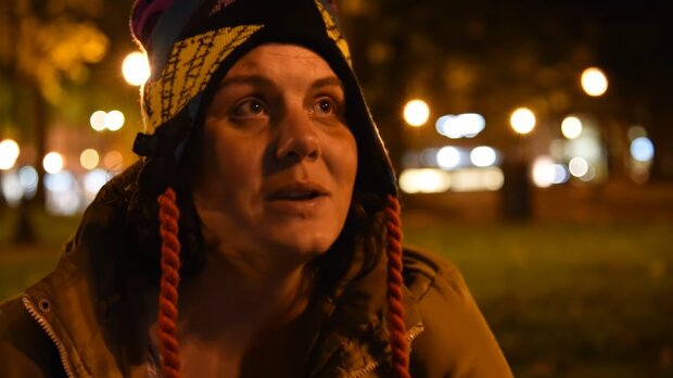 Obdachlose Frau. Quelle: Youtube Screenshot