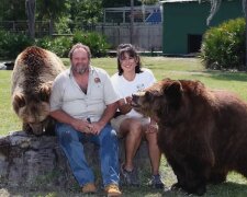 Glückliche Besitzer des "Bärenparadieses"