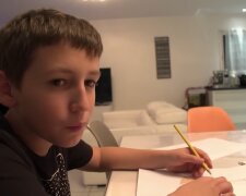 Hausunterricht statt Klassenzimmer. Quelle: Youtube Screenshot