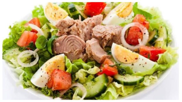 Salat mit Thunfisch und Kohl. Quelle: pinterest.сom