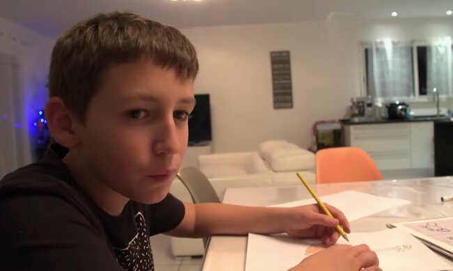 Hausunterricht statt Klassenzimmer. Quelle: Youtube Screenshot