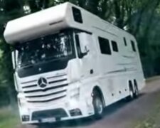 Transformation: Ein britisches Ehepaar verwandelte einen Kleinbus in ein gemütliches Mobilheim