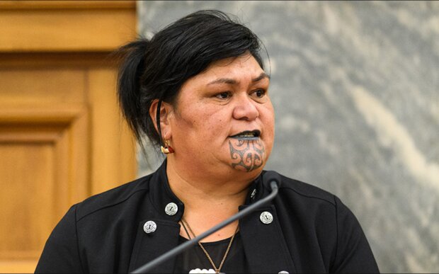 Zum ersten Mal in der Geschichte ist eine Frau Außenministerin Neuseelands geworden, Details