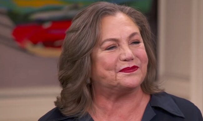 Kathleen Turner. Quelle: YouTube Screenshot