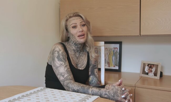 Becky Holt. Quelle: Youtube Screenshot