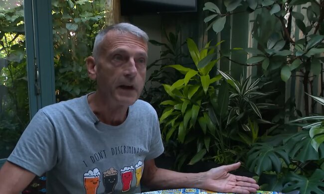 „Ich schaue mich um und denke: Mein Land verlernt Würde“. Quelle: Youtube Screenshot