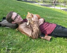 Wie eine rothaarige Katze sich um deutsche Studenten kümmert