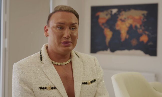 „Perfektion im Spiegel, Narben im Herzen“. Quelle: Youtube Screenshot
