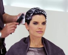 Frau schmiert sich Superkleber statt Haarspray ins Haar: Die ganze Welt versucht, sie zu retten