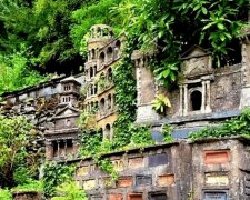 "Klein Italien": ein geheimes Labyrinth in einem überwucherten Garten in Großbritannien entdeckt