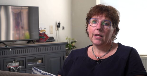 Wie eine Mutter mit 120 Euro Freiheit umgeht. Quelle: Youtube Screenshot