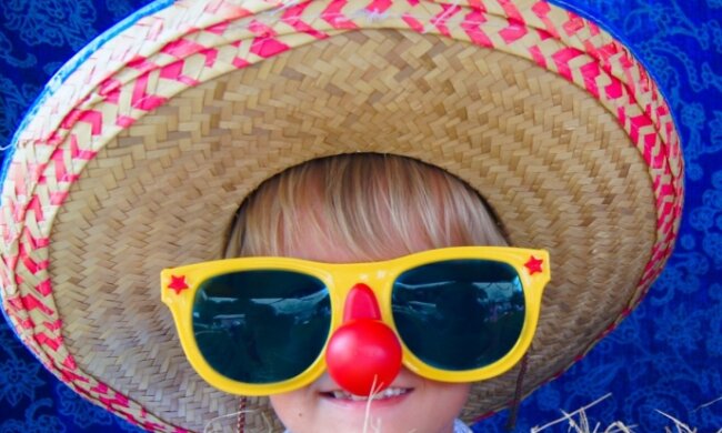 Ein Muttermal auf der Nase verwandelte das Mädchen in einen Clown: Eltern verzweifelten nicht und konnten dem Kind helfen