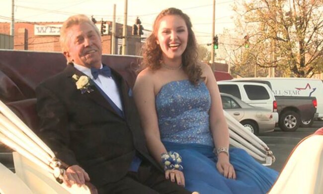 Das Mädchen brachte ihren besten Gentleman zum Ball mit: Opa ist 80 Jahre alt