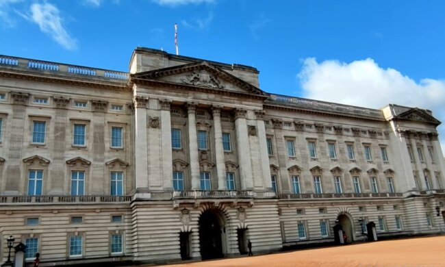 Königliche Residenz. Quelle: Youtube Screenshot