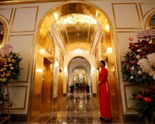Königlicher Luxus: wie sieht das erste Hotel der Welt aus dem Gold aus