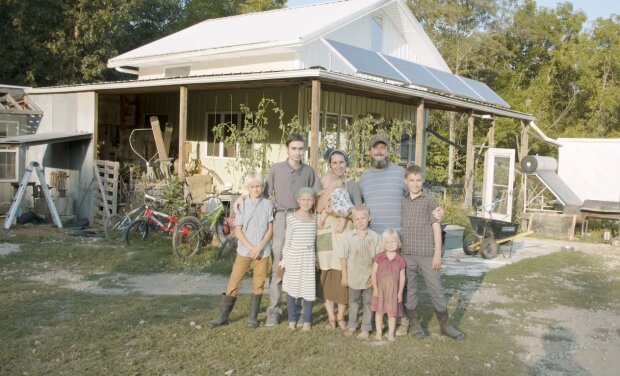 Eine Familie mit 9 Kindern. Quelle: Youtube Screenshot