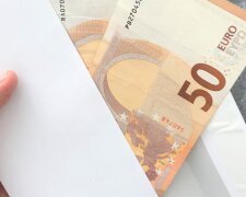 Der mysteriöse spanische "Robin Hood" hinterlässt den Bewohnern eines Dorfes Umschläge mit Geld