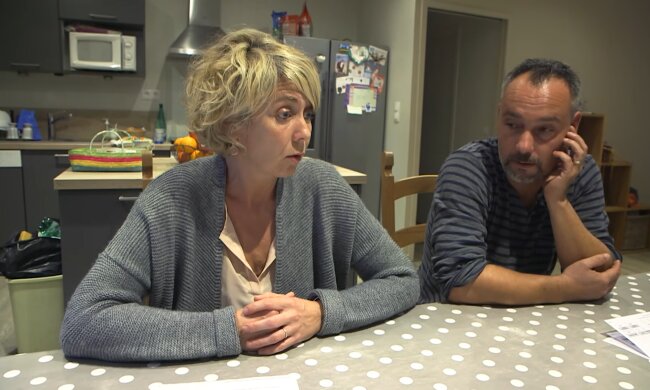 Ehepaar Müller beklagt sich über hohe Steuern. Quelle: Youtube Screenshot