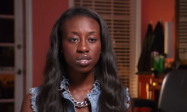 Pelin Mathis. Quelle: YouTube Screenshot