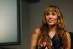 Miley Cyrus überrascht mit ehrlichen Worten zum Kinderwunsch. Quelle: Youtube Screenshot
