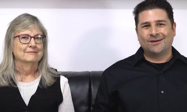 Sarah und John. Quelle: YouTube Screenshot