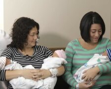 Lang ersehnte Freude der Mutterschaft für Schwestern. Quelle: Screenshot YouTube