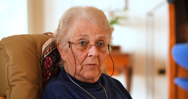 "Mit 89 Jahren zahle ich jeden Cent meiner Rente für Betreuung und Pflege". Quelle: Youtube