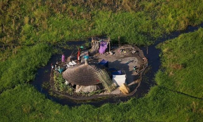 Wie Menschen aus Afrika leben, deren Heimat in einem Sumpf liegt